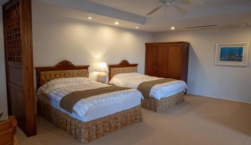 Premium Suite with Semi Open-Air Bath