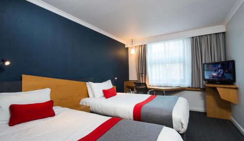 Standard Twin Room with Free Hot Breakfast
