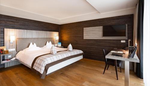 Junior Suite with Balcony and Panorama View 