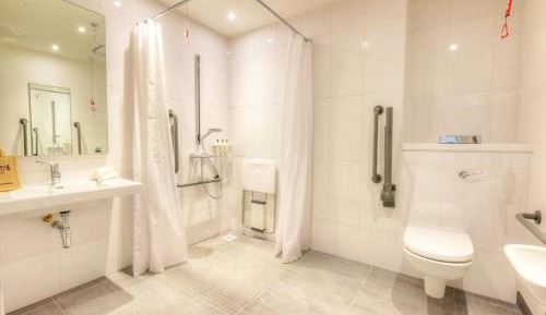 Studio Queen Suite - Disability Access