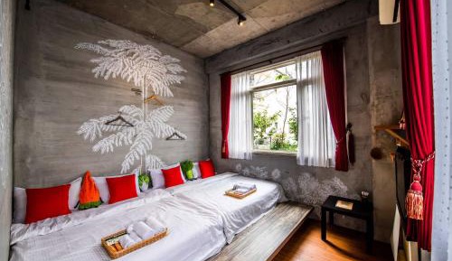 Quadruple Room with Private Bathroom
