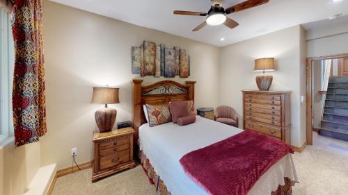Four-Bedroom Platinum Lyons PT