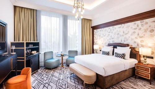 Deluxe King Room