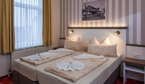 Double Room (1 Adult)