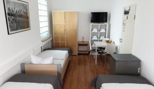 Family Room (5 Adults) with Shared Bathroom