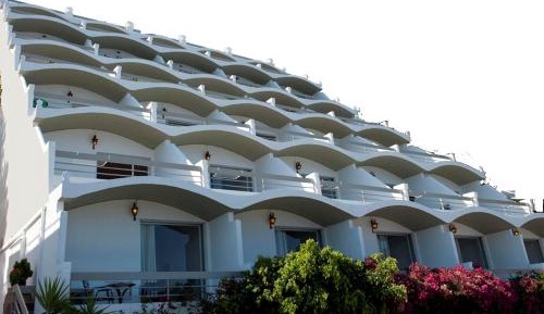 One-Bedroom Apartment with Sea View