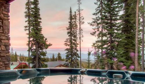 Five Bedroom Holiday Home