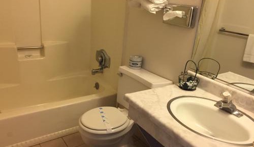 Queen Room - Non-Smoking