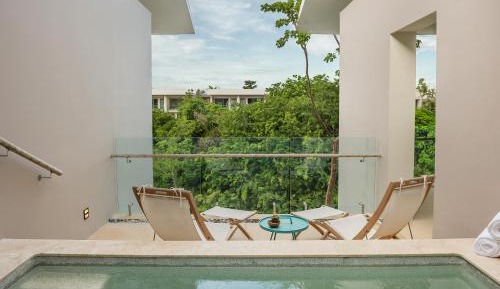 Suite with Plunge Pool - Lagoon Area
