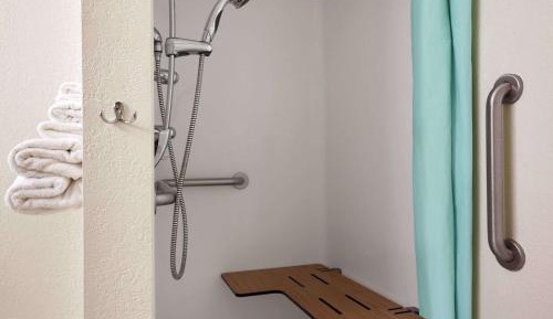 Queen Room - Mobility Access/Non-Smoking