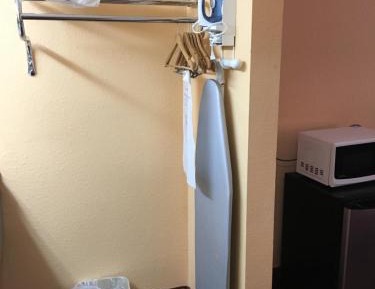King Room with Mobility/Hearing Impaired Access - Non-Smoking