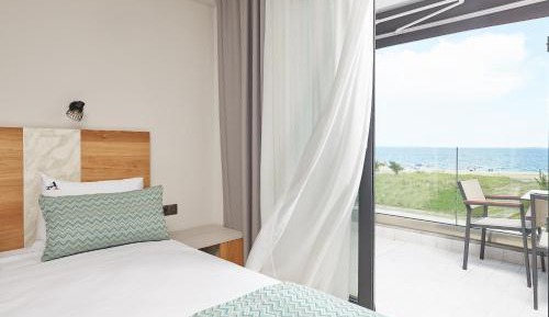 Deluxe Suite with Sea View