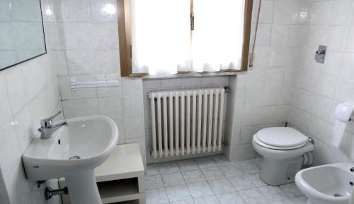 Single Room with Shared Bathroom