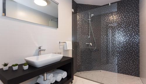 Deluxe Double Room with Balcony and City View