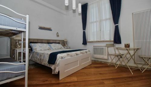 Quadruple Room with Private Bathroom