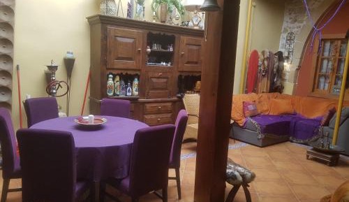 Basic Triple Room with Shared Bathroom