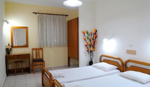 Studio (2 Adults)