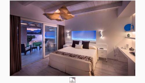 Deluxe Suite with Spa Bath
