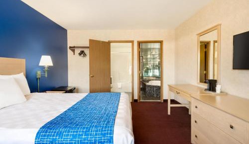 Queen Suite with Jacuzzi - Non-Smoking