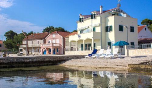 One-Bedroom Apartment - Ground Floor with Sea view