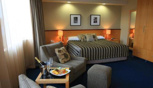 Deluxe Suite with Spa Bath