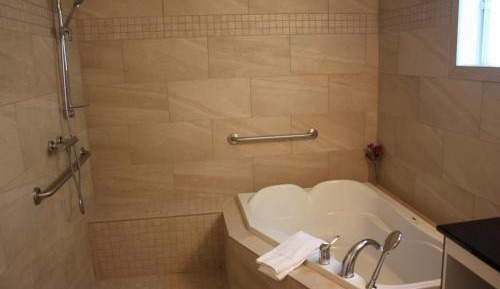 Deluxe Double Room with Shower