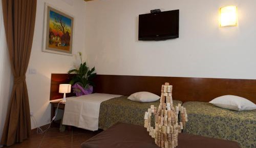Studio Apartment (4 Adults)