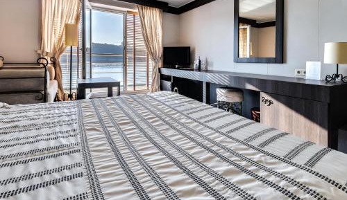 Classic Double Room with River View