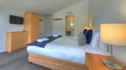Studio Loft Apartment - 2 night min