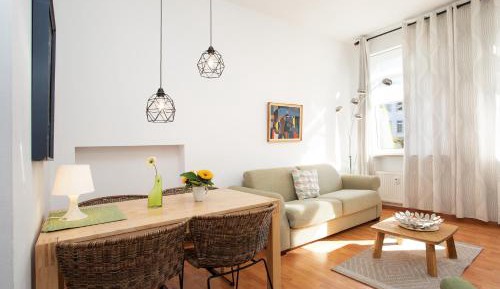 One-Bedroom Apartment (1-4 Adults)