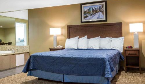 King Suite with Spa Bath - Non-Smoking