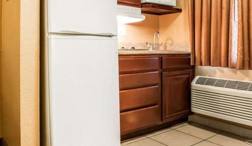 Efficiency Double Room with Two Double Beds