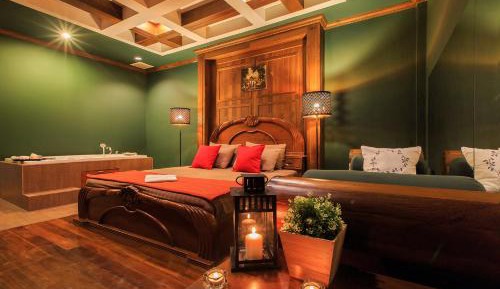 Superior King Suite