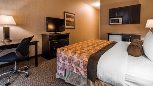 King Suite with Full Kitchen - Non-Smoking
