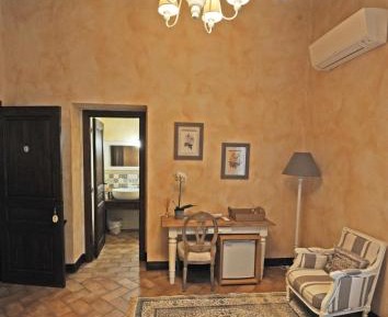 Deluxe Double Room with Shower