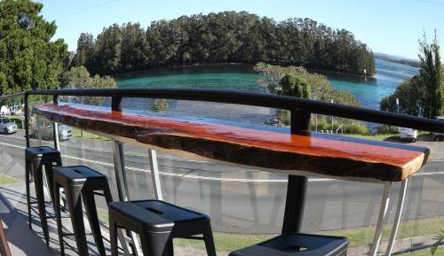 Apartment with Lake View