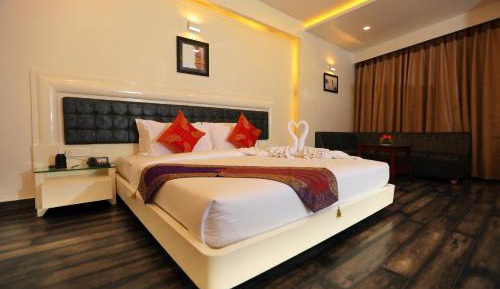 Deluxe King Suite