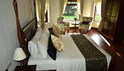 Deluxe Family Room