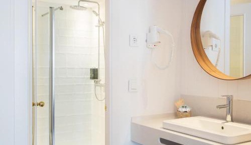Double Room with Extra Bed (3 Adults)