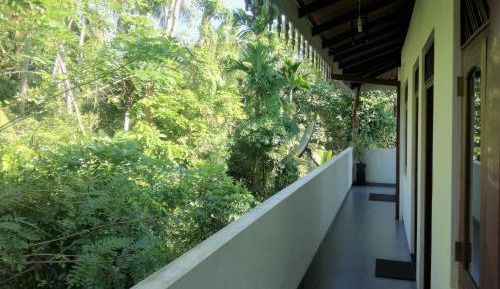 Deluxe Double or Twin Room with Balcony - Free Half-Day Tuk Tuk Safari per Stay (for Min. 3 night stays) 