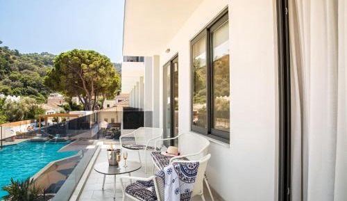 Deluxe Suite with Spa Bath