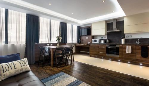 Deluxe King Suite