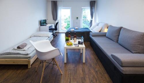 Deluxe Apartment with Balcony and Parking
