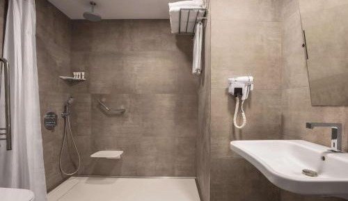 King Room - Mobility Access/Non-Smoking
