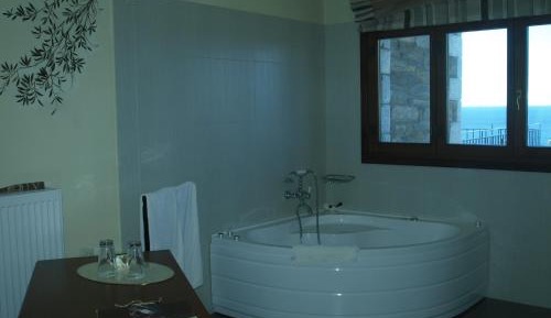 Honeymoon Suite