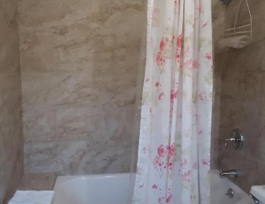 Queen Room with Spa Bath