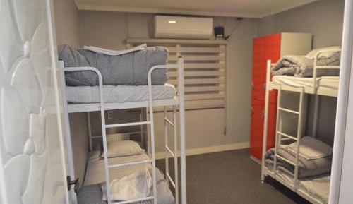Quadruple Room with Private Bathroom