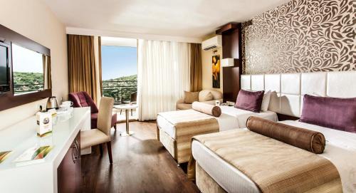 Deluxe Room with Garden View