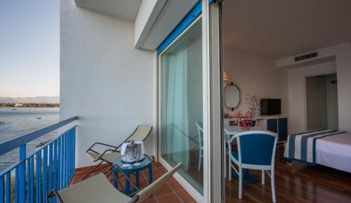 Quadruple Room with Sea View