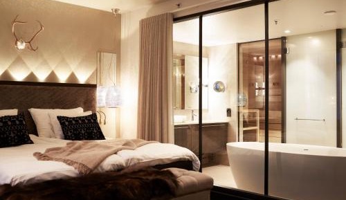 Arctic DeLuxe Spa Double - Bathtub and sauna